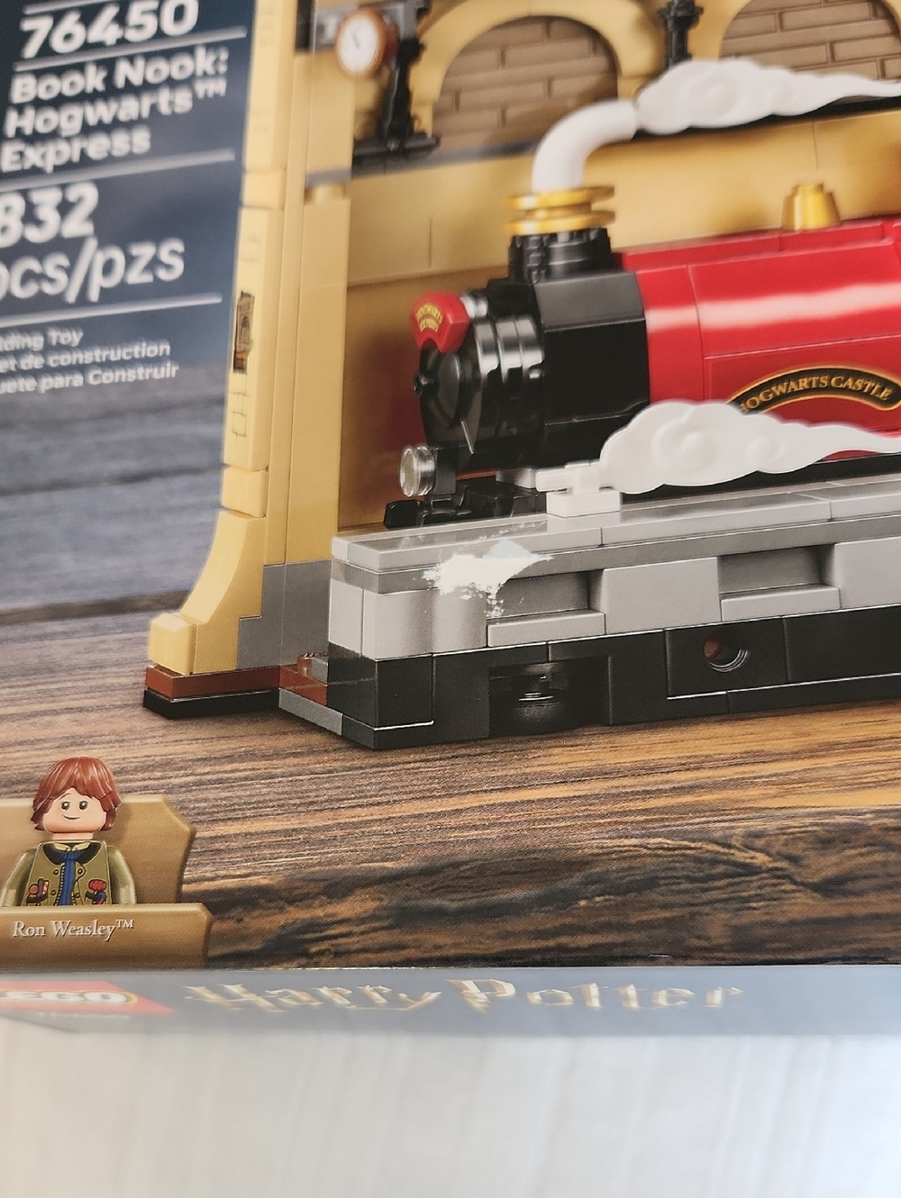 Lego Harry Potter Hogwarts Express Book Nook Set - Red, Black, Tan - Picture 6 of 8